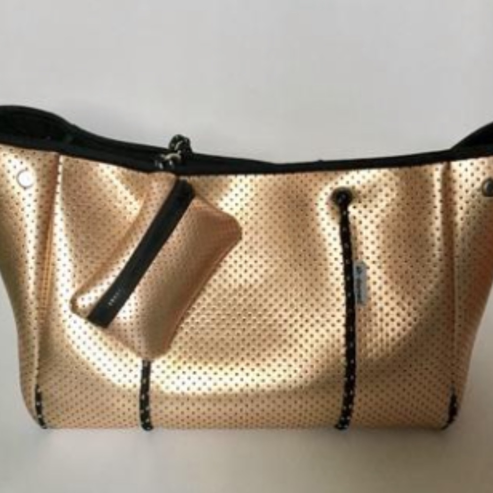 tote